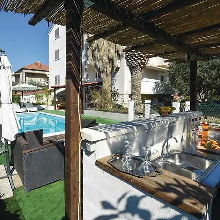 Pet Friendly In With Kitchen Apartment *