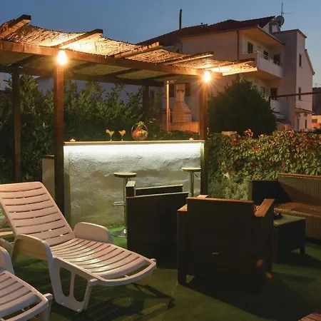Three-bedroom In Appartement